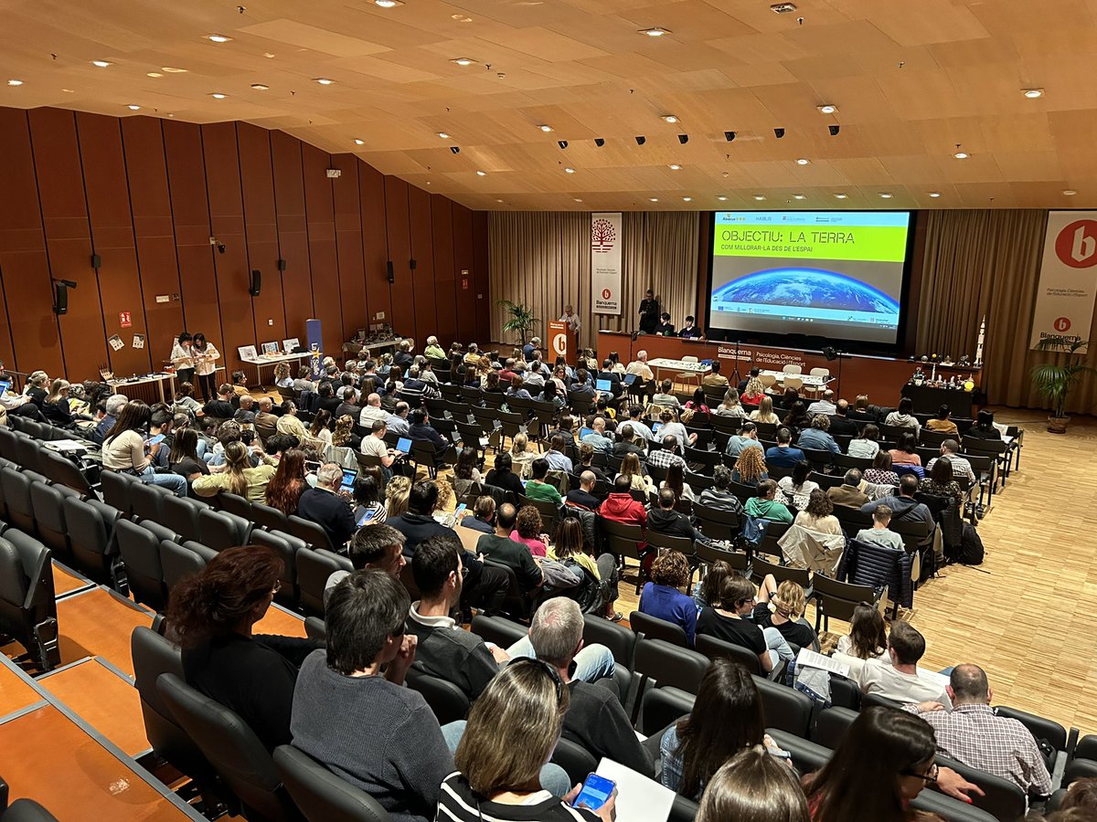 🌏OBJECTIU LA TERRA

Avui la primera edició del curs #objectiulaterra arriba a la seva fi. Prop de 200 docents han vingut avui a <a href="/BlanquernaFPCEE/">Blanquerna FPCEE</a> per presentar els seus projectes i assistir a les conferències.