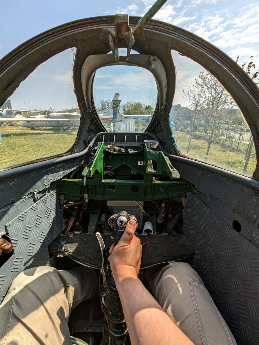 En ik zit niet dagelijks in de cockpit van een Mig21 #pewpew