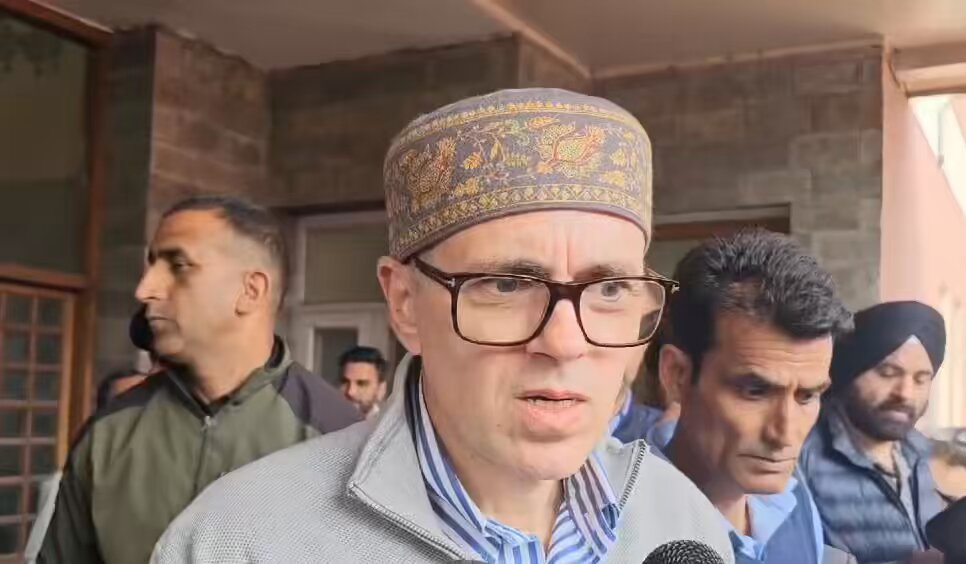 ‘This is not end of Farooq Abdullah’s career,’ says son Omar Abdullah on NC leader’s skipping election Read more at: jammulinksnews.com/newsdetail/348…