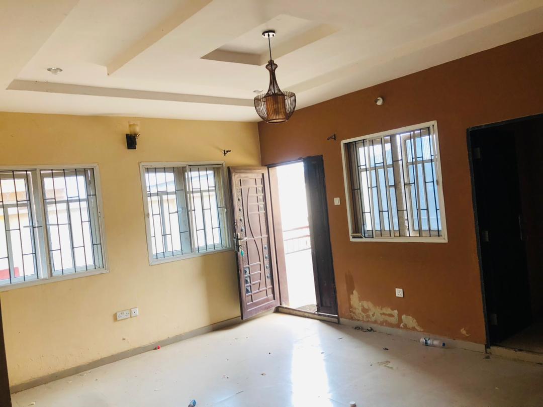 3 BEDROOM FLAT TO LET ✅All room En-suite ✅Kitchen Cabinet ✅Spacious Room ✅Wardrobes ✅Secure Compound ✅Borehole Water ✅POP Ceiling ✅Frequent Electricity 📍 Olusoji Street, Oluyole Extension, Ibadan Rent: ₦1,000,000