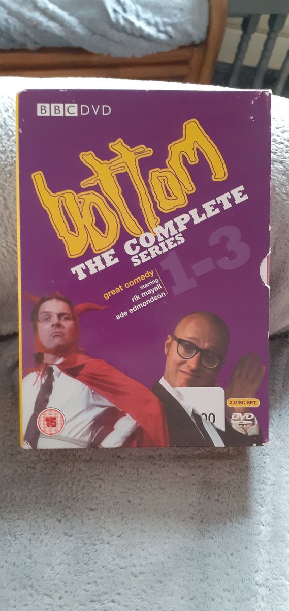 Sore back and hangover. DVD day it is with #Bottom with the legendary #RikMayall and #AdrianEdmondson 🙌🙌 xx