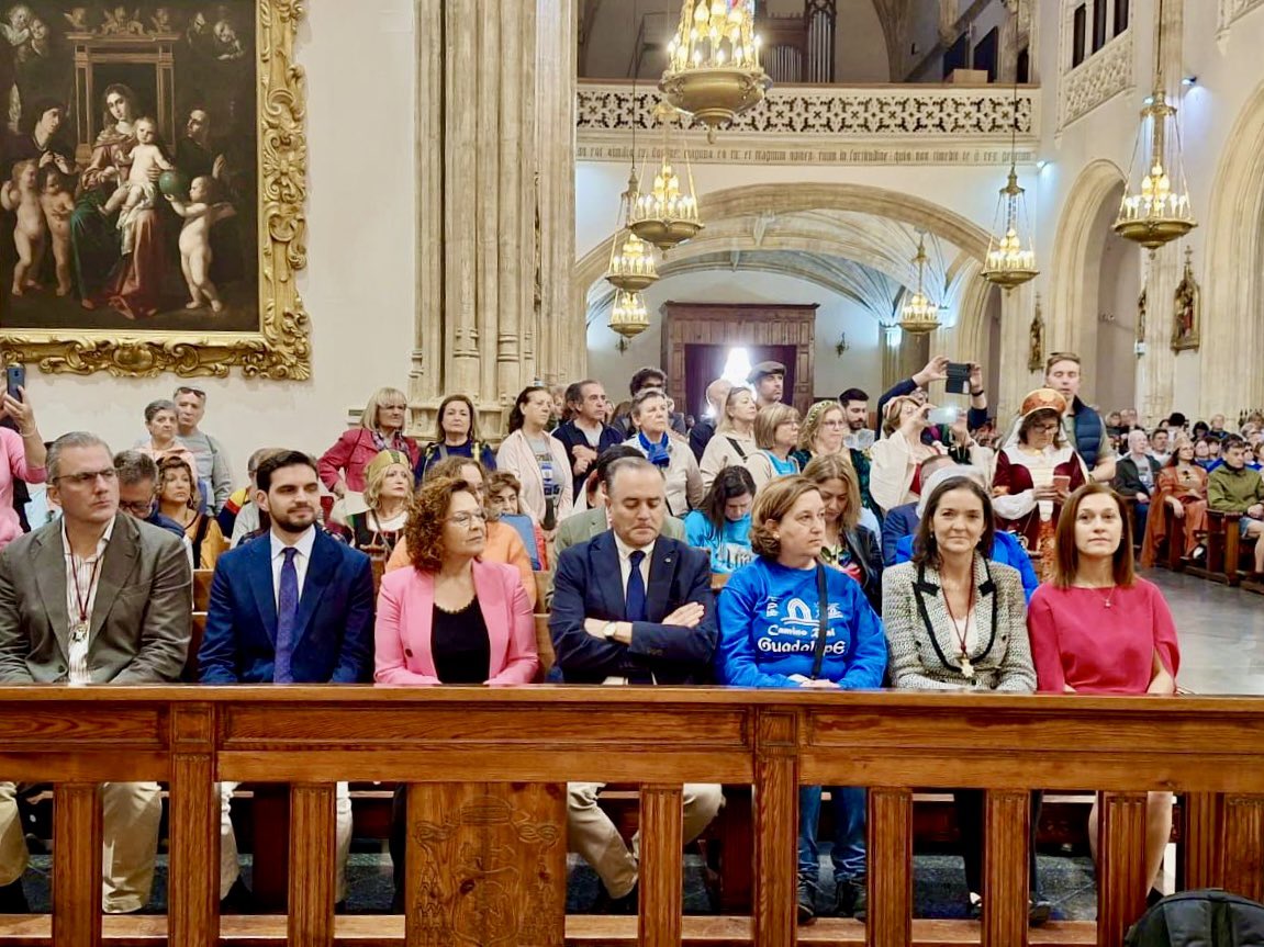 ⛪El Camino Real de Guadalupe es un histórico recorrido de peregrinación que une San Jerónimo el Real de Madrid con el Monasterio de Guadalupe a través de 257km. Hoy, la subdelegada, @TrinidadPilar , ha asistido al acto en el que se ha señalizado el término municipal de #Madrid.