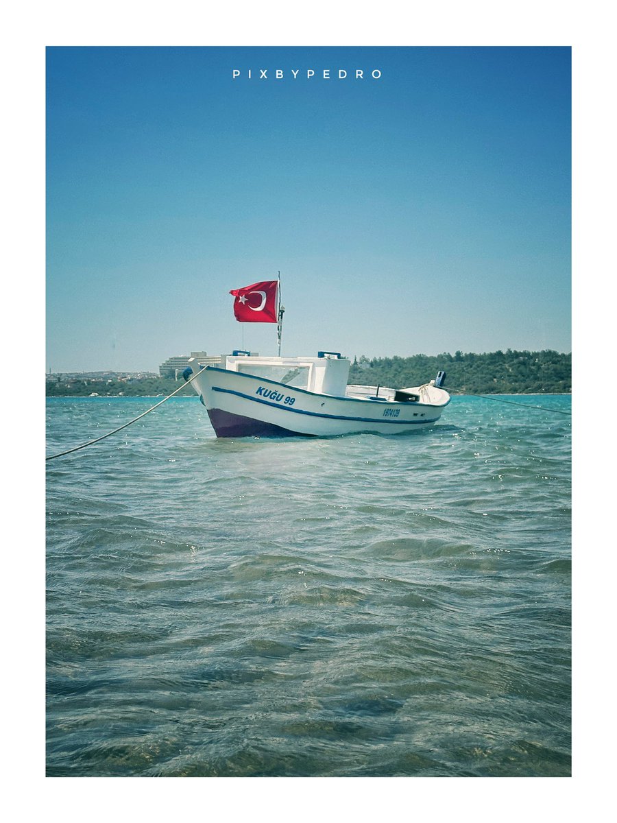 🇹🇷 taken during this afternoon’s walk along a wee tidal causeway to an island. I found this boat tied up on its own. #turkey @turkishtourism @TurkeyInfo