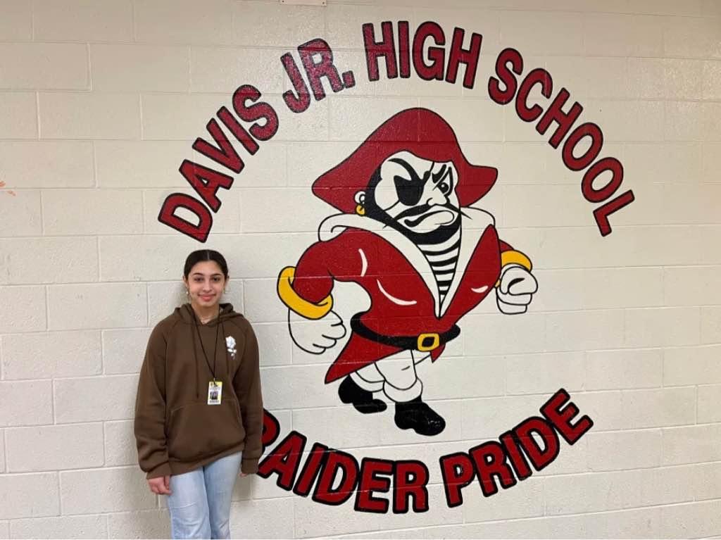 Good luck to Davis Junior High School 8th grader Mariam Kheirallah as she competes in the Chaldean Community Foundation’s National Civics Bee today! Read the Macomb Daily event preview here: bit.ly/3vOLYu8