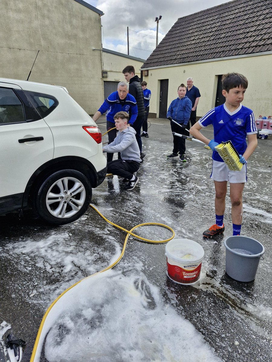 Great craic being had at the car wash day. Come down and get the car sparkling for the weekend!!