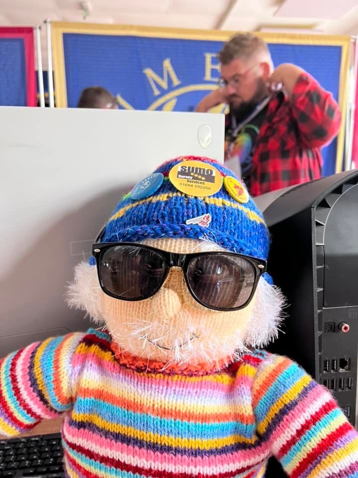 Who spotted our little mascot in the latest Modbury episode? 🥰