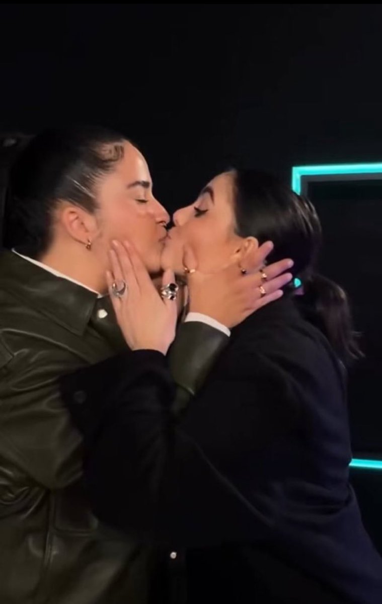 anaapato's tweet photo. La pareja secreta de OT que nadie esperaba https://t.co/YQPLAA8cQ0