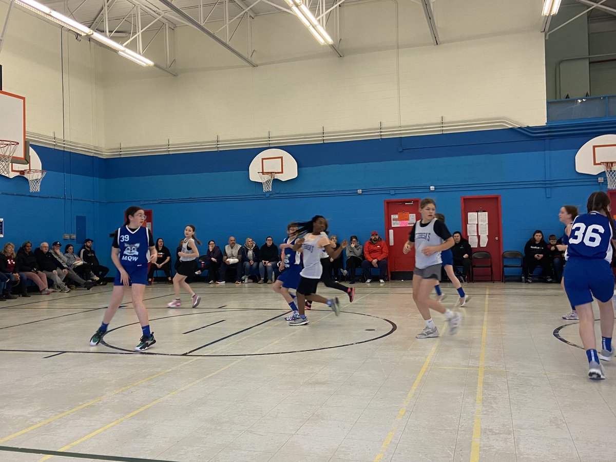 Early start to the day ❤️🏀 <a href="/MQWSchool/">MQW School</a>