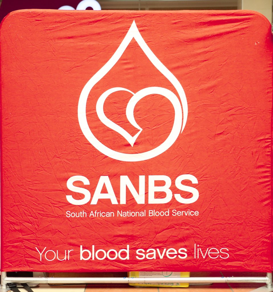 METROFMSA's tweet image. 1 Day, 1 Nation, 5,000 units of blood. Visit sanbs.org.za to find a donation site near you today and take part in the @theSANBS Mall To Action  #1Nation5000Units #MallToAction