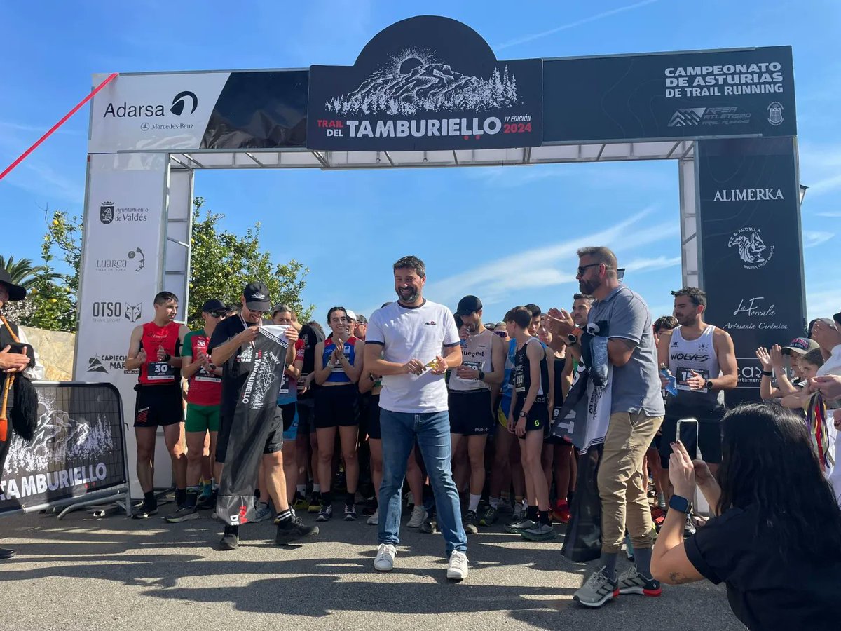 VALDÉS (Asturias)🦁| Pistoletazo de salida en el Trail del Tamburieḷḷo en Setienes. 

300 participantes e infinidad de acompañantes, visitantes y curiosos nos acompañan en esta fantástica prueba deportiva. 

#Luarca #Valdés #Tamburiello