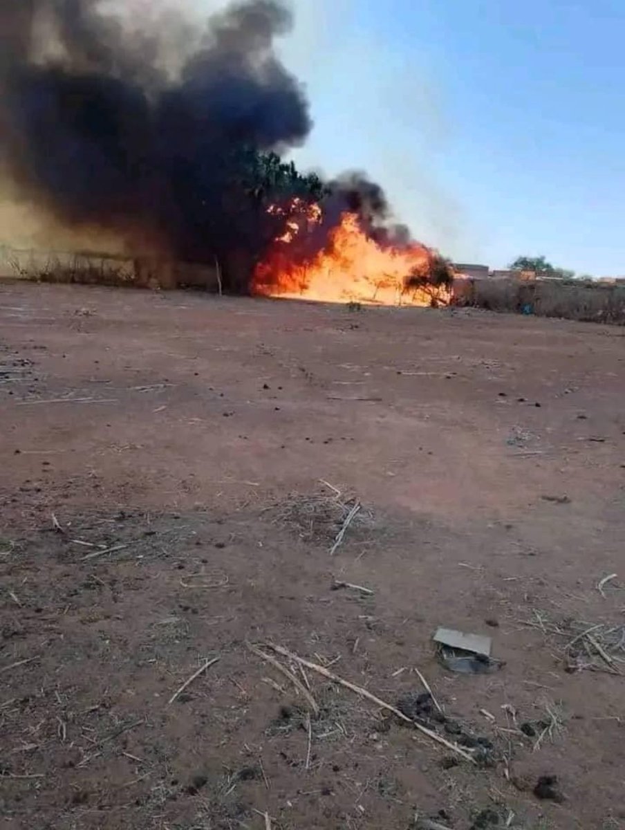 🚨🚨The RSF and its allied Arab (Nomadic) militias have started to burn down Zaghawa villages west of El Fashir. This comes in advance of the militia’s plans to launch a large scale assault on El Fashir (Darfur’s provincial capital). If El Fashir is allowed to fall to the RSF the…