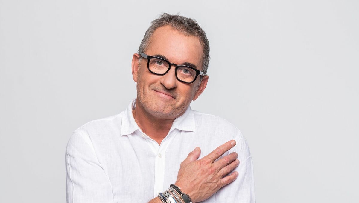 ici_officiel's tweet photo. "On ne donne jamais assez d'amour à nos enfants"
➡ @CDechavanne se confie au micro de Déborah Grunwald pour l'émission #DansLeRétro sur votre #FranceBleu à l'occasion de la sortie de #SansTransition
➡️ https://t.co/ZdF0u4PhOl https://t.co/2Dg10APHEP