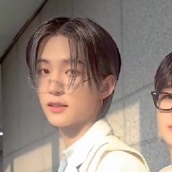 hehe #HWI in thin-rimmed glasses has been back <3

#은휘 
#THENEWSIX #TNX #더뉴식스