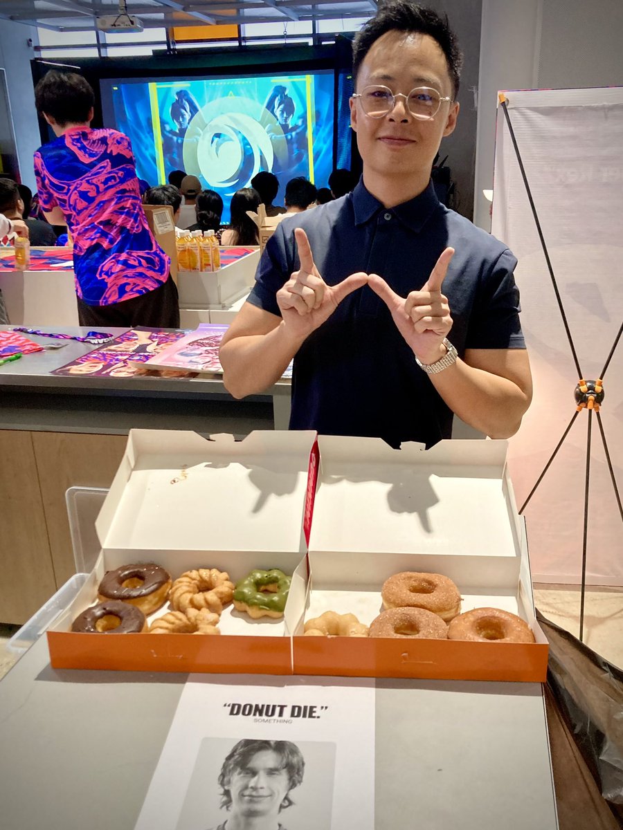 Our President @matt_djojo‘s belated birthday presents- donuts and a match win 🥳🍩 

Happy Birthday Matt! 

Also, Happy Songkran Festival to everyone in Thailand! 🇹🇭

#WGAMING