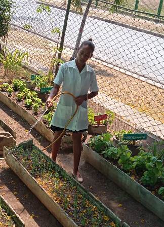 ci_s_esperanza's tweet photo. Cambio de labor en la tarde de ayer garantizando que nuestro centro se mantenga limpio, higiénico y embellecido 
@niurdisreyes@,rosaalvarezfudic, @TLimontaReyes @RaulSamon @CubaMined @VamosJuntos @DmeSantiago2019 @LaPrimeraInfanciaSiImporta,DíazCanel https://t.co/dIRBjRASbo