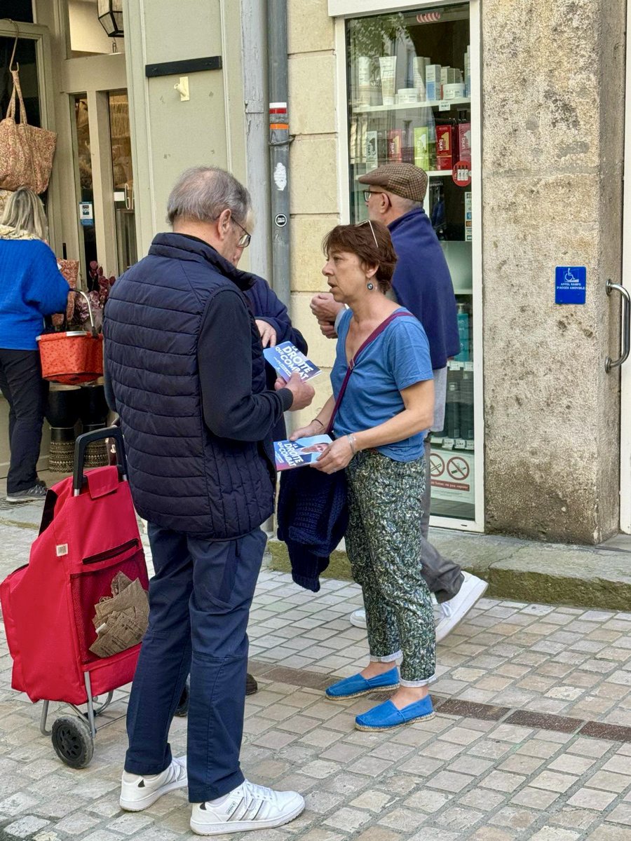 Ce matin, nous sommes allés à la rencontre des saumurois avec notre député @AnneLaureBlin pour leur présenter la liste @lesRepublicains portée par @fxbellamy 🇫🇷

#lesrepublicains #lesrepublicains49 #Europeennes2024 #AvecBellamy #saumur #droite