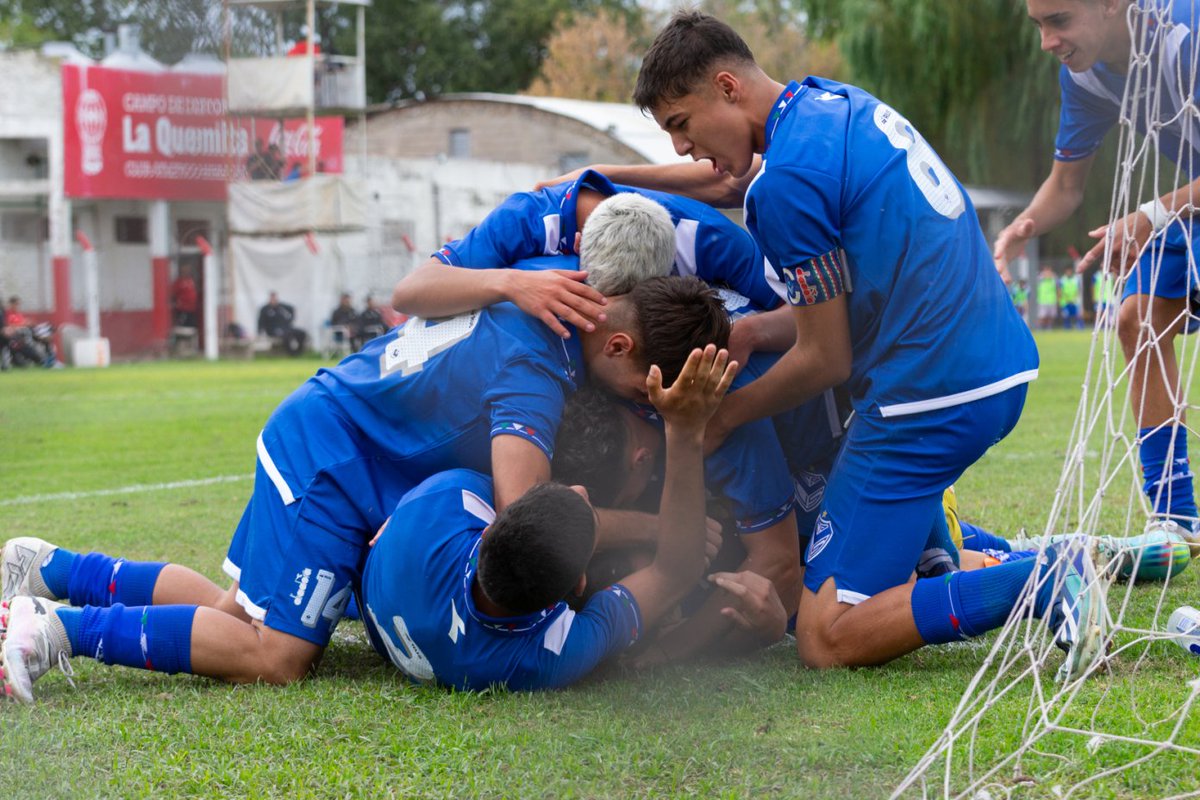 ⚽ Por la Fecha 4 del Torneo Juveniles LPF 2024, Vélez se medirá con @catigreoficial a partir de las 9hs. 📍 Cuarta, Quinta y Sexta División serán locales en la Villa Olímpica. 📍 Séptima, Octava y Novena visitarán el predio del Matador. #JuegaVélez