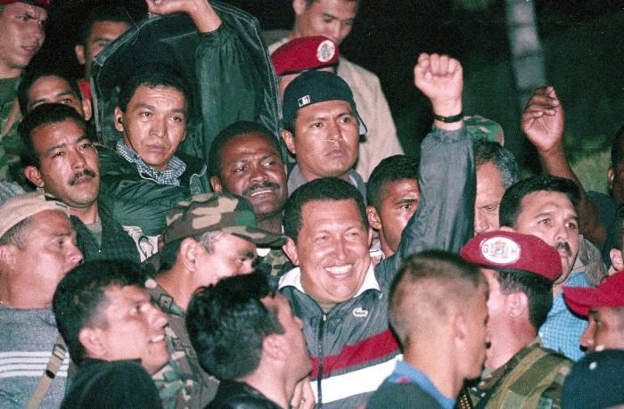 ¡Cada 11 tiene su 13! 22 años se cumplen, si los fascistas se lo llevaron el 11 el 13 lo regresó el pueblo, fracasaba el golpe, el imperio apátrida no contaba con la poderosa fuerza y gallardía del pueblo venezolano. #RebeldiaAntiImperialista