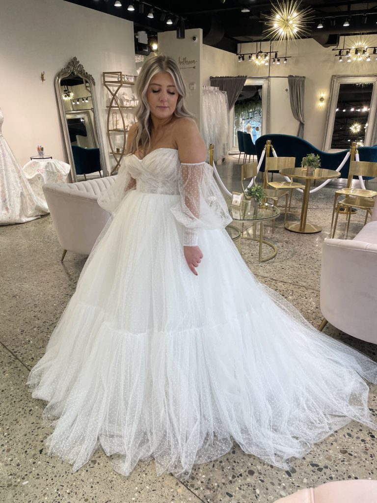 If you’re curious about #bridal ballgown options, you simply have to see these favorite #weddingballgowns - perfect for any of our #brides. theweddingshoppe.net/wedding-ball-g…
#weddingshoppemi #michiganbride #yestothedress #weddingdressshopping #weddingdaylook