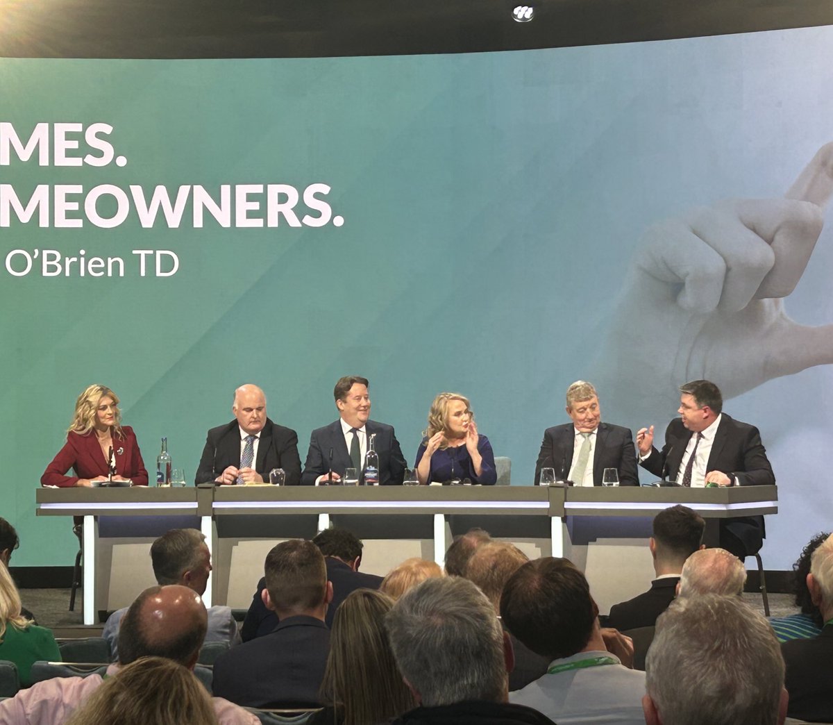 Our housing session ‘More Homes. More Homeowners.’ is getting underway here at #FFArdFheis24 with Chair @votemaryfitz & panelist’s @joefla @PaulMcauliffe @SenatorPatCasey & @cynimhurchu Lots of progress under #HousingforAll but much more to do. 🏡