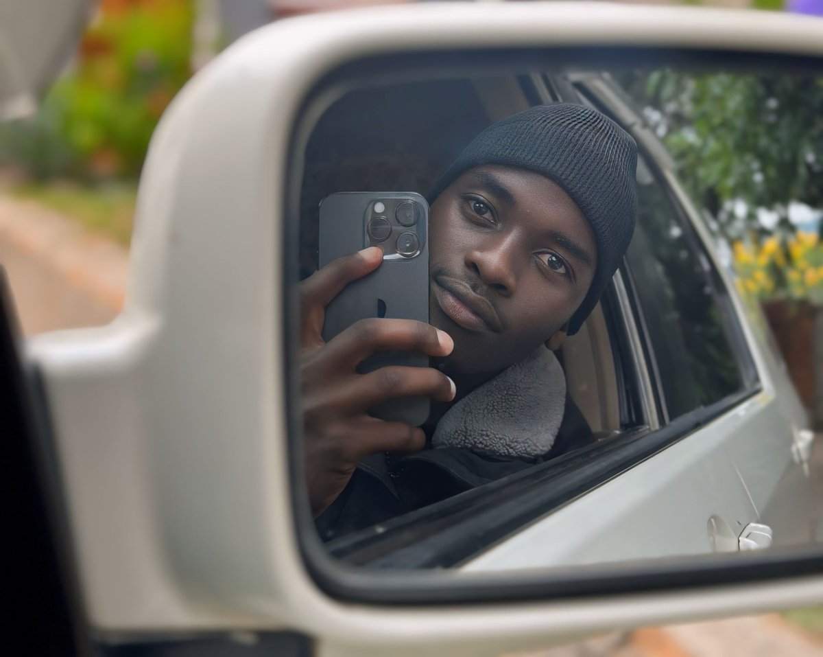 I dare you to drop your rear-view mirror pictures?