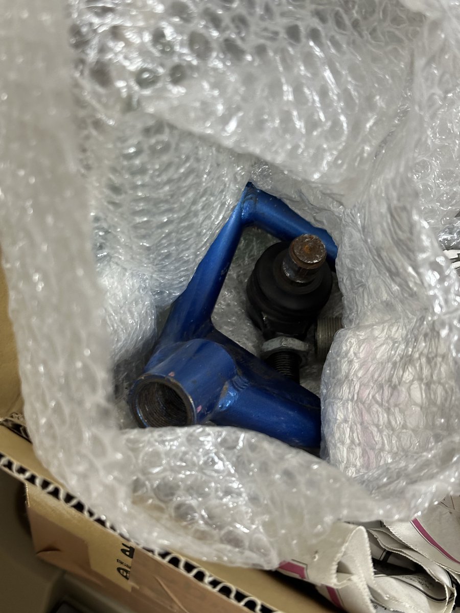 L175_ynblracing's tweet photo. vabとかvmとかzn系のリア用アームセット売りたいです🙇‍♂️
セットで6万希望です🙏
DMお待ちしてます！

ロアとトーコンSKID
アッパークスコ https://t.co/blZ56OekCi