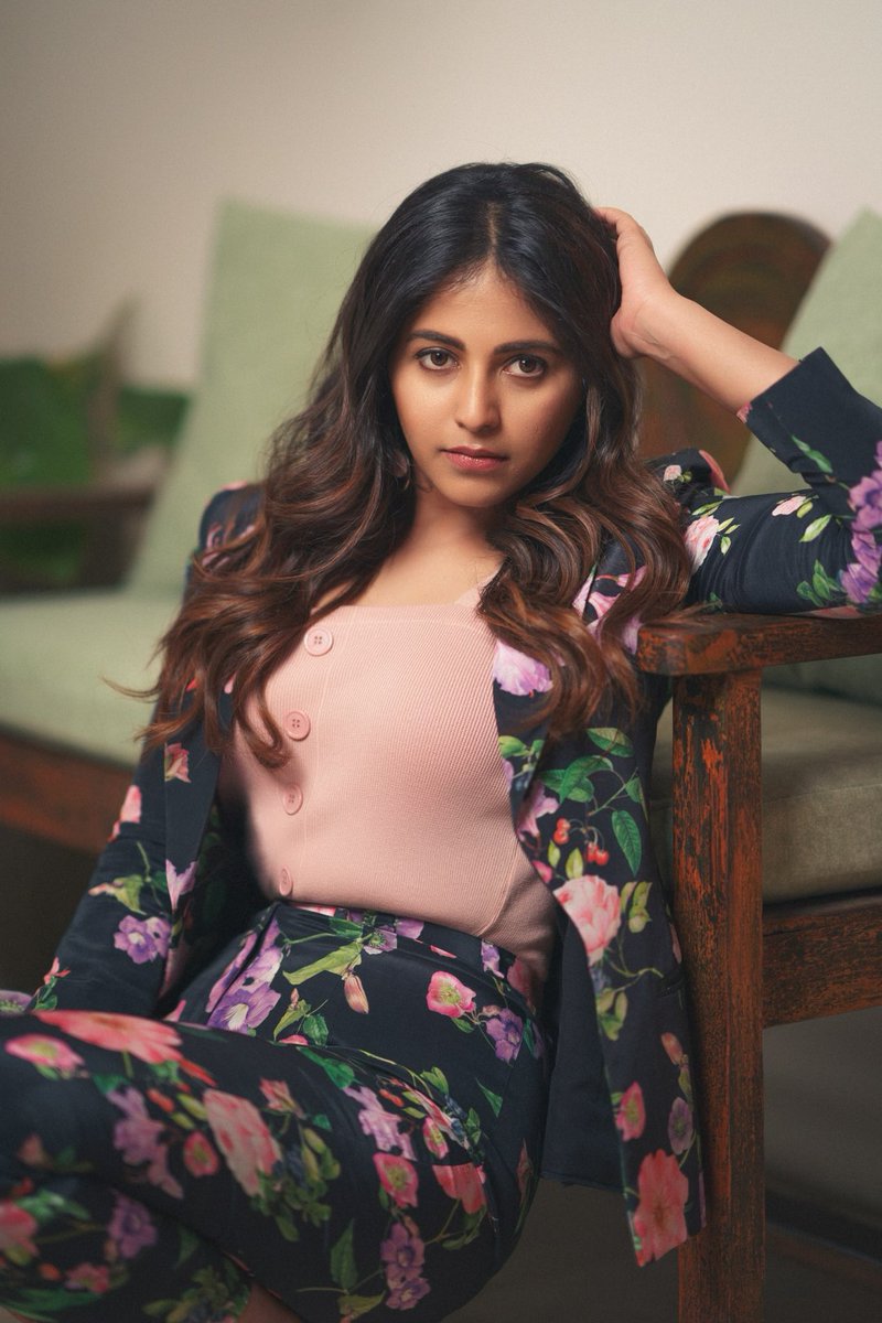 yoursanjali tweet picture