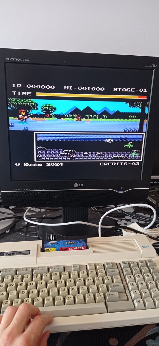 Sábado por la mañana probando el #Trucho de @Errazking Concretamente la edición digital en un #MSX real con un SD mapper.
Original, difícil y divertido a partes iguales ¡un gran juego #homebrew!