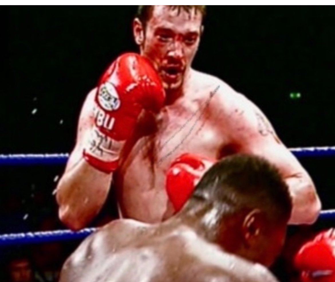 u must have a screw loose to fight,bust nose,struggling 2 breathe blood everywhere,at this moment people on the outside could be thinking your crazy what on earth possesses u but I can tell u for me at this moment in time there would be nowhere else l'd rather fucking be😂🔥👊