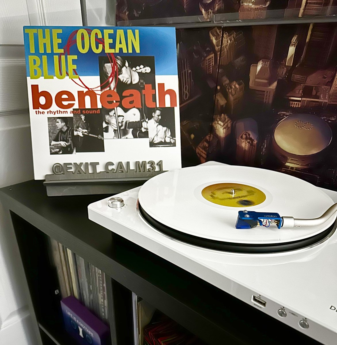 #1993Top20 17 The Ocean Blue - Cathedral Bells A “should’ve been a single” moment off the band’s final album with Sire Records and with the original lineup. @theoceanblue was America’s answer to The Smiths and deserved a much bigger stage. youtu.be/1STKgMZEcws?si…