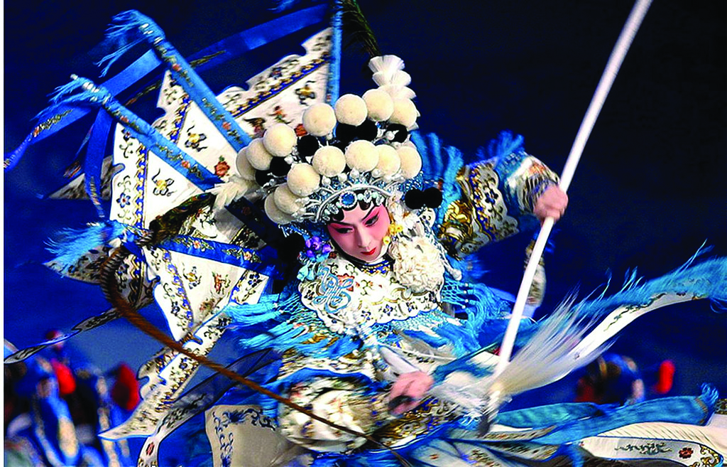 Have you been to Beijing Opera? 😍 🛳️ 💫   
   
#Art #YangtzeRiver #ChinaTravel #CenturyCruises 🌐 #CruiseLife