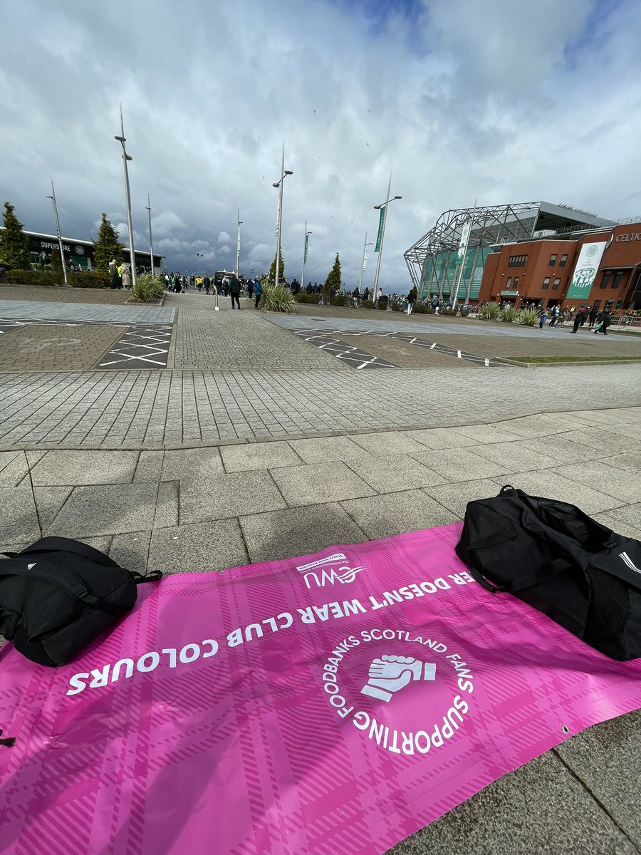 We’re here and getting battered by the wind 😅🌬️

#HungerDoesntWearClubColours