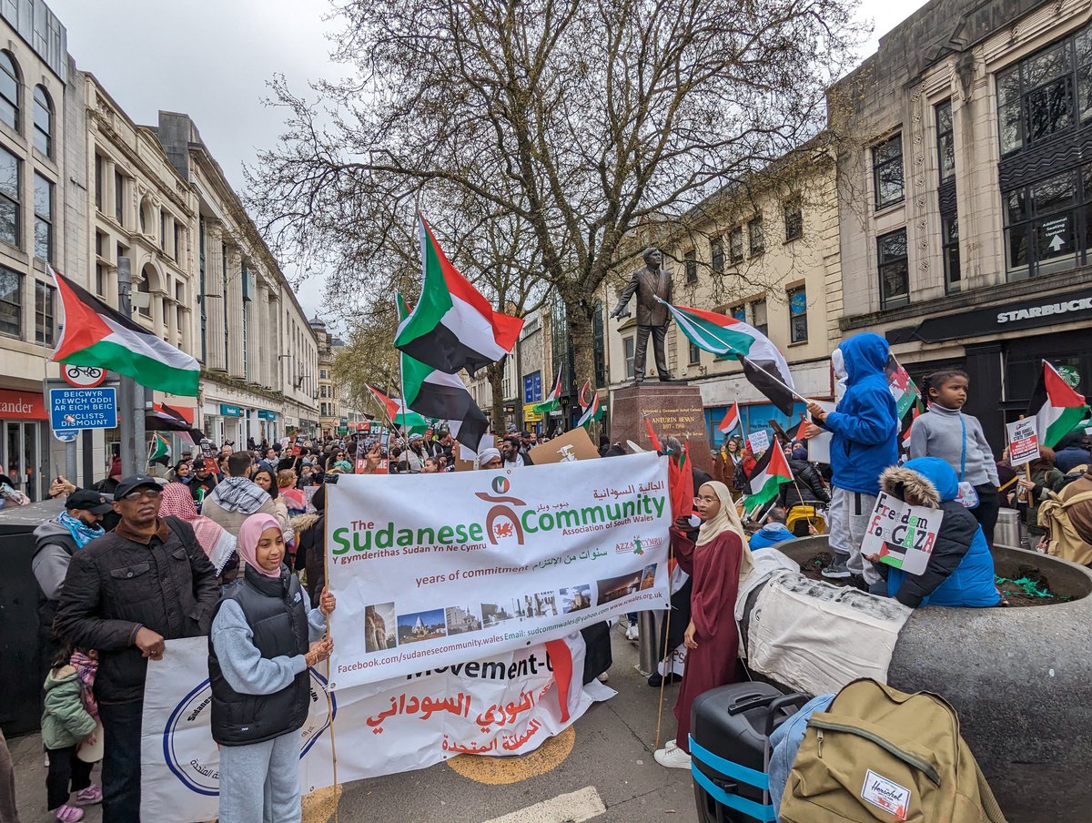 🇸🇩 Sudan 🫱🏿‍🫲🏾 Palestine 🇵🇸 Today in Cardiff, two causes have united to demand peace and an end to bombing. Sudan has seen 9 million displaced and tens of thousands killed in war & in Gaza over 35,000 have been killed by Israel's Western-backed onslaught.