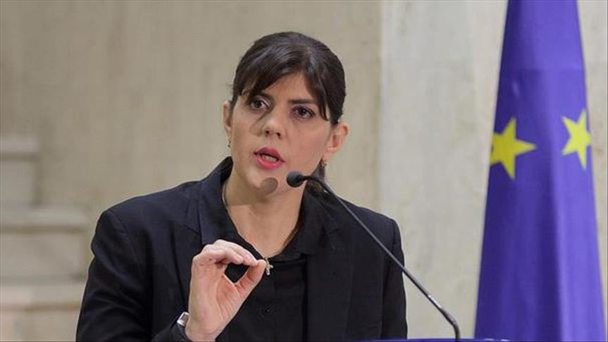 Η είδηση της βραδιάς.
Το ενδεχόμενο για την άσκηση απ ευθείας διώξεων για ευρωπαϊκά αδικήματα κατα πολιτικών προσώπων στην Ελλάδα εξετάζει η Λάουρα Κοντρούτσα Κιόβεσι.