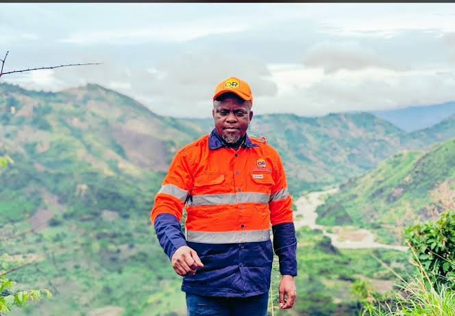 #Infrastructure: Excellente nouvelle ! 
La RDC a signé 3 contrats avec la société française Matière SA en présence du DG de Matière SA et le DG de l'office des routes #Jeanneau_Kikangala.
 Ils prévoient la construction de 305 ponts, dont 44 ont déjà été livrés et déployés dans