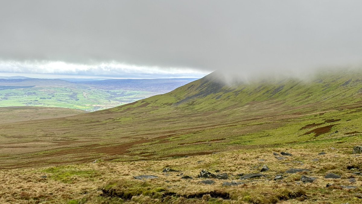 Great walk up Ingleborough from Clapham today ⛰️🥾🥾🐾 The summit was in the clouds but the views on the way up and down were spectacular 🌟🌟@yorkshire_dales