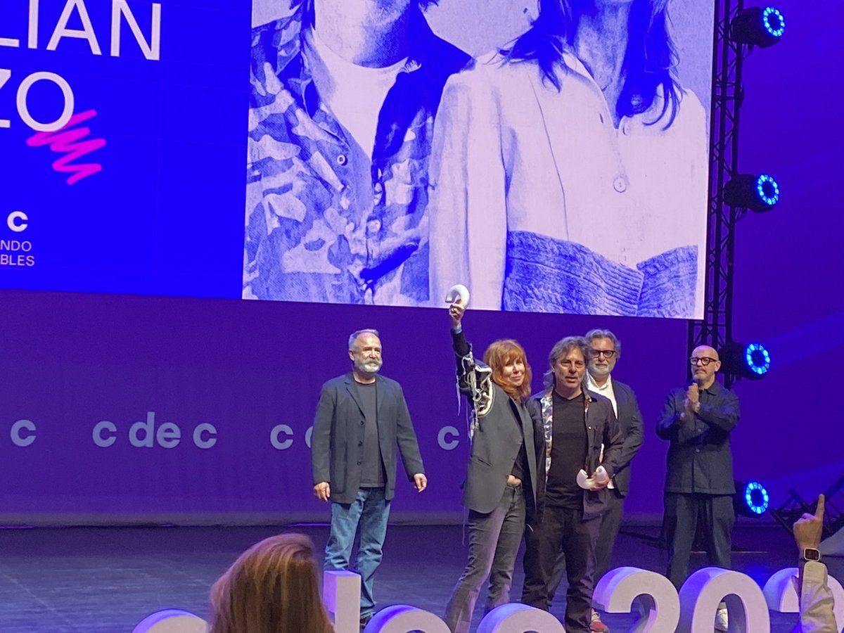 C de c de honor para Julián Zuazo y Uschi Henkes. 
¡Felicidades! 
#PremiosNacionalesdeCreatividad