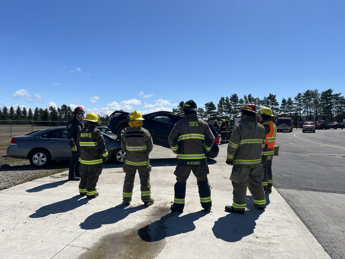 #BruceCounty #FireSchool is running this weekend and next in #SaubleBeach in #SouthBrucePeninsula at @Sauble_Speedway. Here #Firefighters are training on vehicle stabilization. Other courses include #HAZMAT and #IncidentSafetyOfficer #ISO #BCFS2024 #FireTraining @ONFireMarshal
