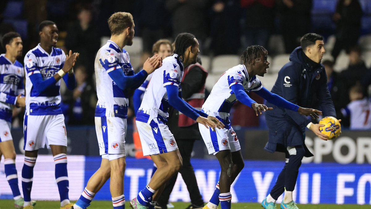TalkReading's tweet photo. WE ARE STAYING UP 💙

A massive achievement from all involved. 

Onwards and upwards from here 🔵⚪️ #readingfc https://t.co/9ulndO5HiX