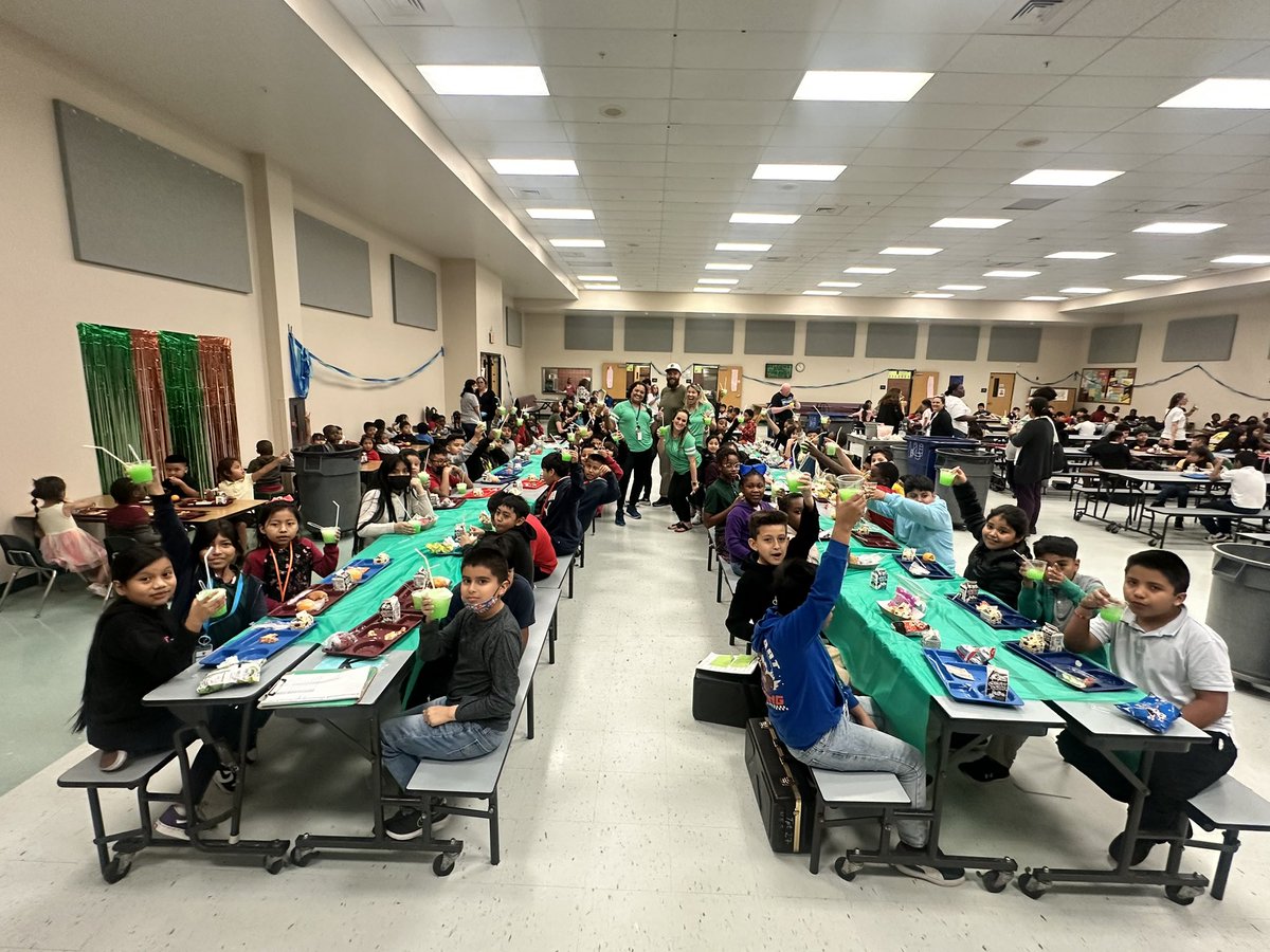Did someone say GREEN snow cones?! We had our March GREEN Party at Highland Elementary! We celebrated our student’s success and growth with non-fearful learning! Way to go Panthers! We are so proud of you! 💚🎉🥳 🏈 @ACALETICSMath #ACALETICSGREENPARTY