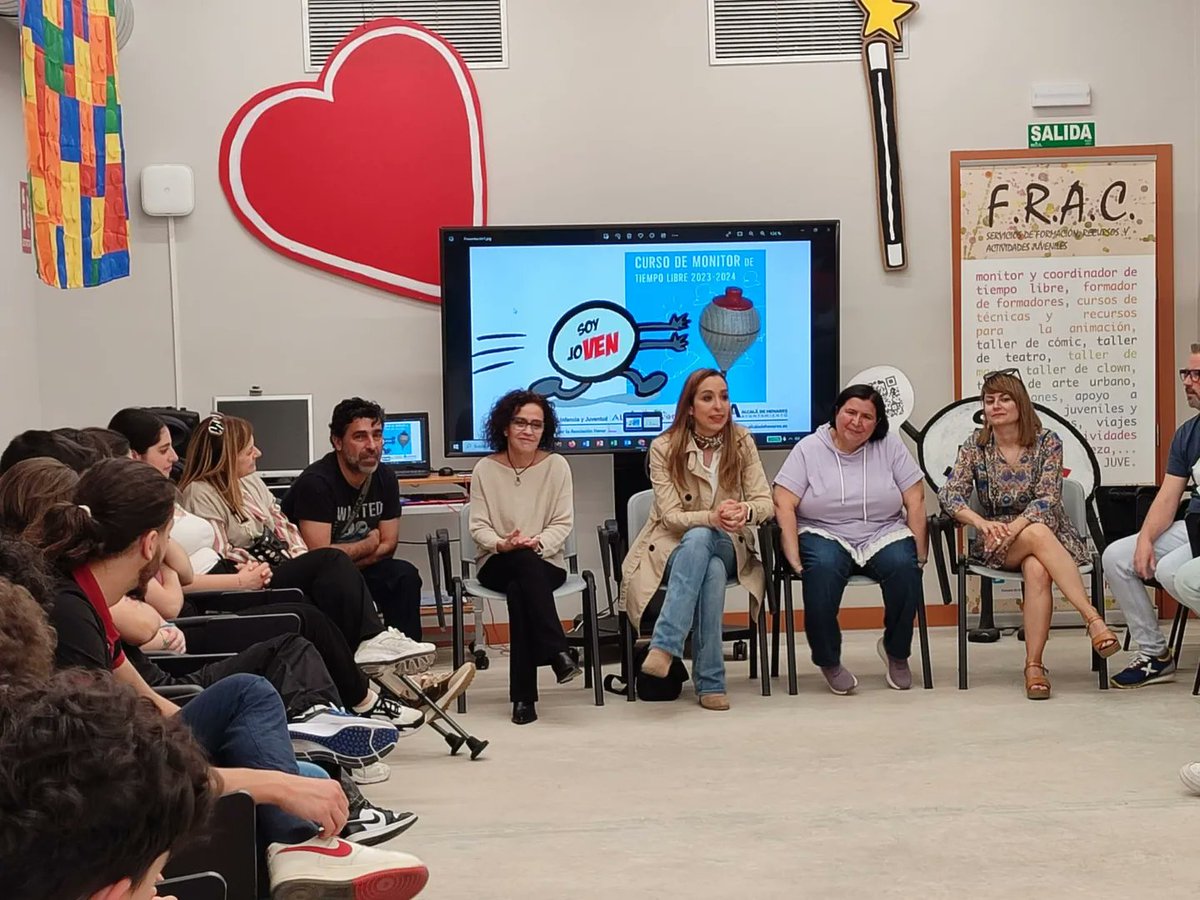 JUVENTUD | 👥 Clausura del Curso de Monitores de Tiempo libre 2023/2024 realizado por el FRAC de la Concejalía de Familia, Infancia y Juventud del Ayuntamiento de Alcalá de Henares con presencia de la concejal @PiliCruz_.