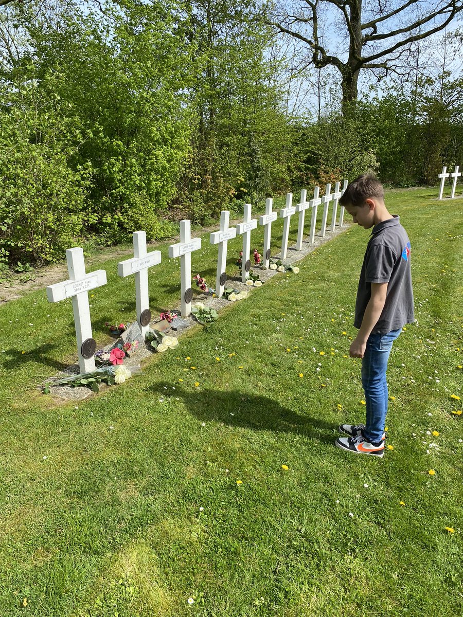 Memorial 40-45 Kapelle tweet media