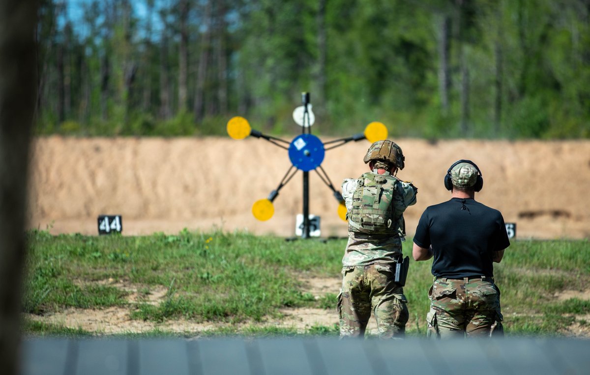 4thInfDiv's tweet image. Day #2 of the 2024 Best Ranger Competition is happening, and Ivy's Team #9 is still in the hunt! Yesterday they completed the three-gun range where they used pistol, rifle and shotgun to engage targets. 🎯 Keep up the fire 🔥 Team Ivy! 

 #LethalTeams 
#bestrangercompetition