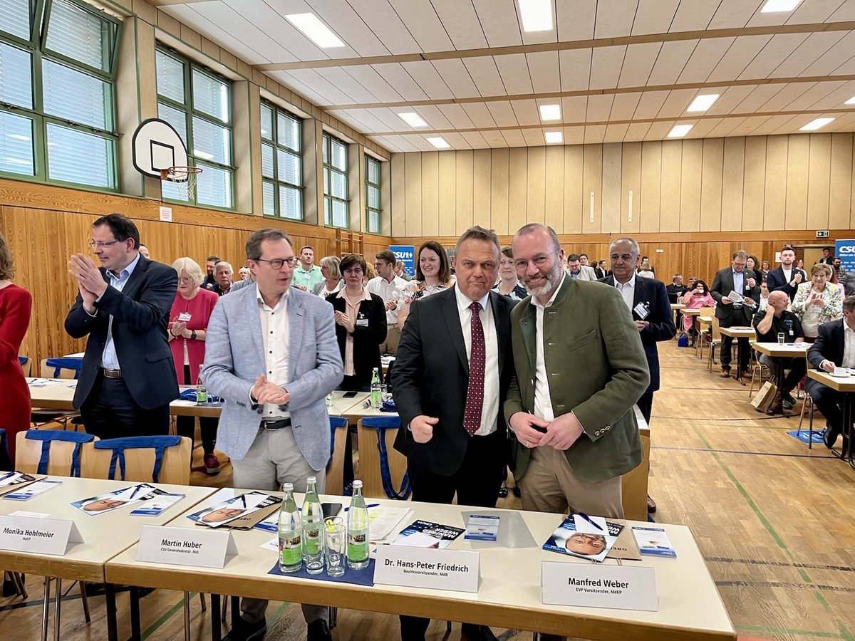 Heute bei den Bezirksparteitagen der CSU #Unterfranken und der CSU #Oberfranken. Stefan Köhler und @MHohlmeier sind echte Kämpfer für ihre Heimat. Und ich habe eine sehr motivierte Basis erlebt. Auf geht’s in den Wahlkampf zur Europawahl. #WebervorOrt