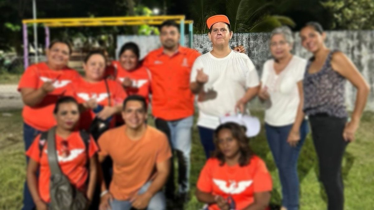 alitomorenoc's tweet photo. El mitómano de @AlvarezMaynez dice que utilicé a un joven rapero campechano para reclamar los derechos de su canción y que por eso se la tumbó Spotify. 🤥

¡El GRAN DETALLE es que el joven a quien acusa pertenece a Movimiento Ciudadano en Campeche! 😂

¡Máynez atiéndete, tu obsesión te hace cometer el ridículo día tras día, evita el exceso! 🤡