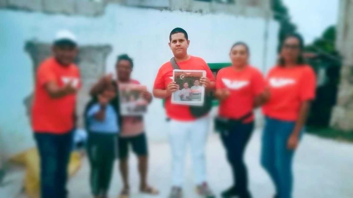 alitomorenoc's tweet photo. El mitómano de @AlvarezMaynez dice que utilicé a un joven rapero campechano para reclamar los derechos de su canción y que por eso se la tumbó Spotify. 🤥

¡El GRAN DETALLE es que el joven a quien acusa pertenece a Movimiento Ciudadano en Campeche! 😂

¡Máynez atiéndete, tu obsesión te hace cometer el ridículo día tras día, evita el exceso! 🤡