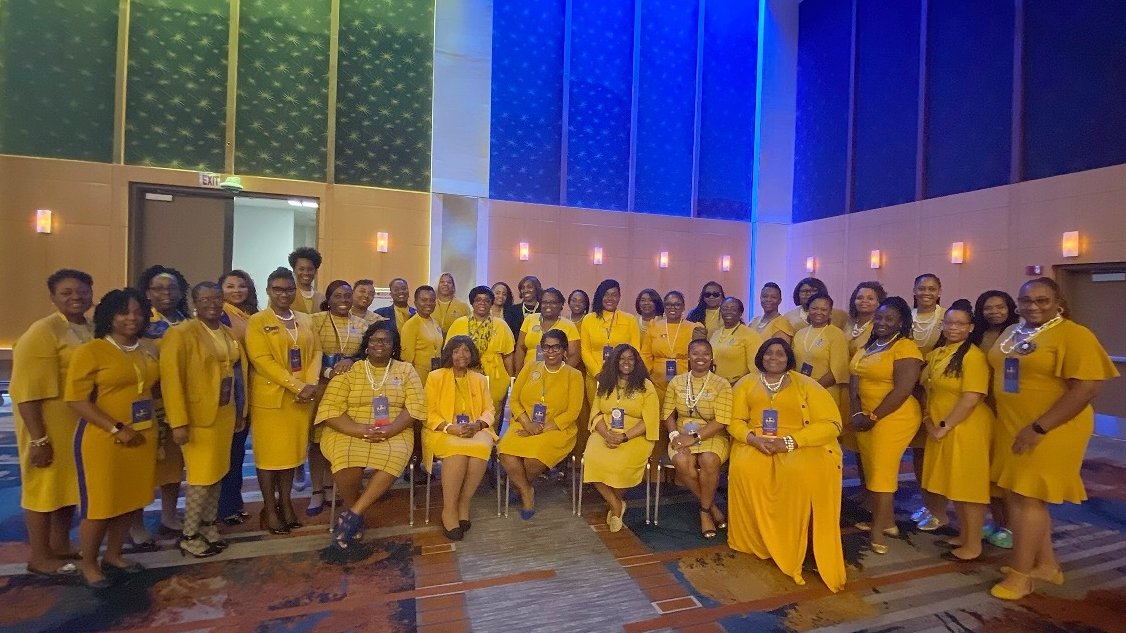 Still smiling from last weekend's 84th Southeastern Regional Conference in Memphis, TN! Our #EtaSigma Atlanta Alumnae Chapter Sorors had an amazing time! 💙💛🐩

#SigmaGammaRho #AtlantaSGRho #HeartandSoulofAtlanta #SERegionSGRho #SophisticatedSER #TheSoulofSisterhood