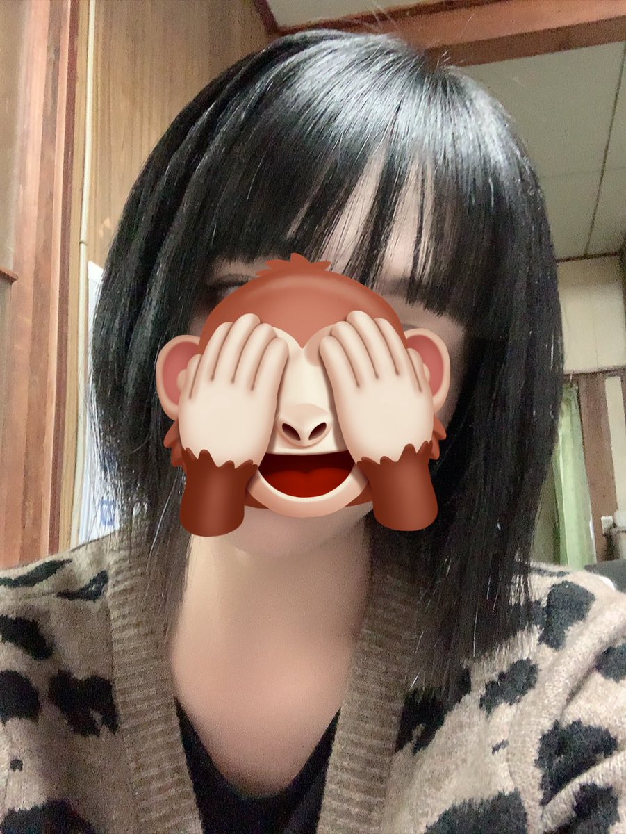nike_531's tweet photo. 長かった髪を先週切って来た。そして、昨日数年ぶりにインナーカラー入れた。世間的にはもう、いい歳したおばさんだけれど、好きな格好して、好きに生きてます！ https://t.co/6FVtZqGOA9
