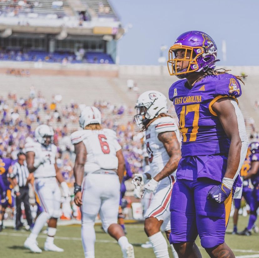 I am extremely blessed to receive my first 🅾️ffer from East Carolina University to play for @ECUPiratesFB @Dyrell_Roberts @ECUCoachHouston @ReggieShaw77 @ByrnesFootball @247recruiting #AGTG #PirateNation