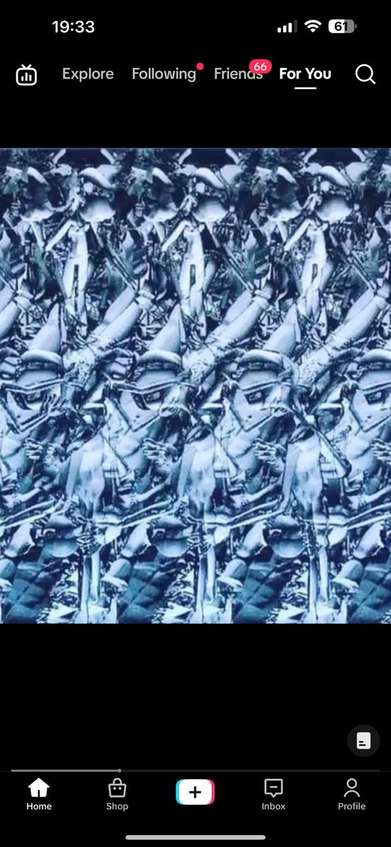 Tonights brilliant #3d #stereogram #magiceye is so clear with a load of outstanding detail . But what do you see ? Who will be #firstin #topten . Please #RepostandLike so others can enjoy #saturdayfun #SaturdayMood #soclear
